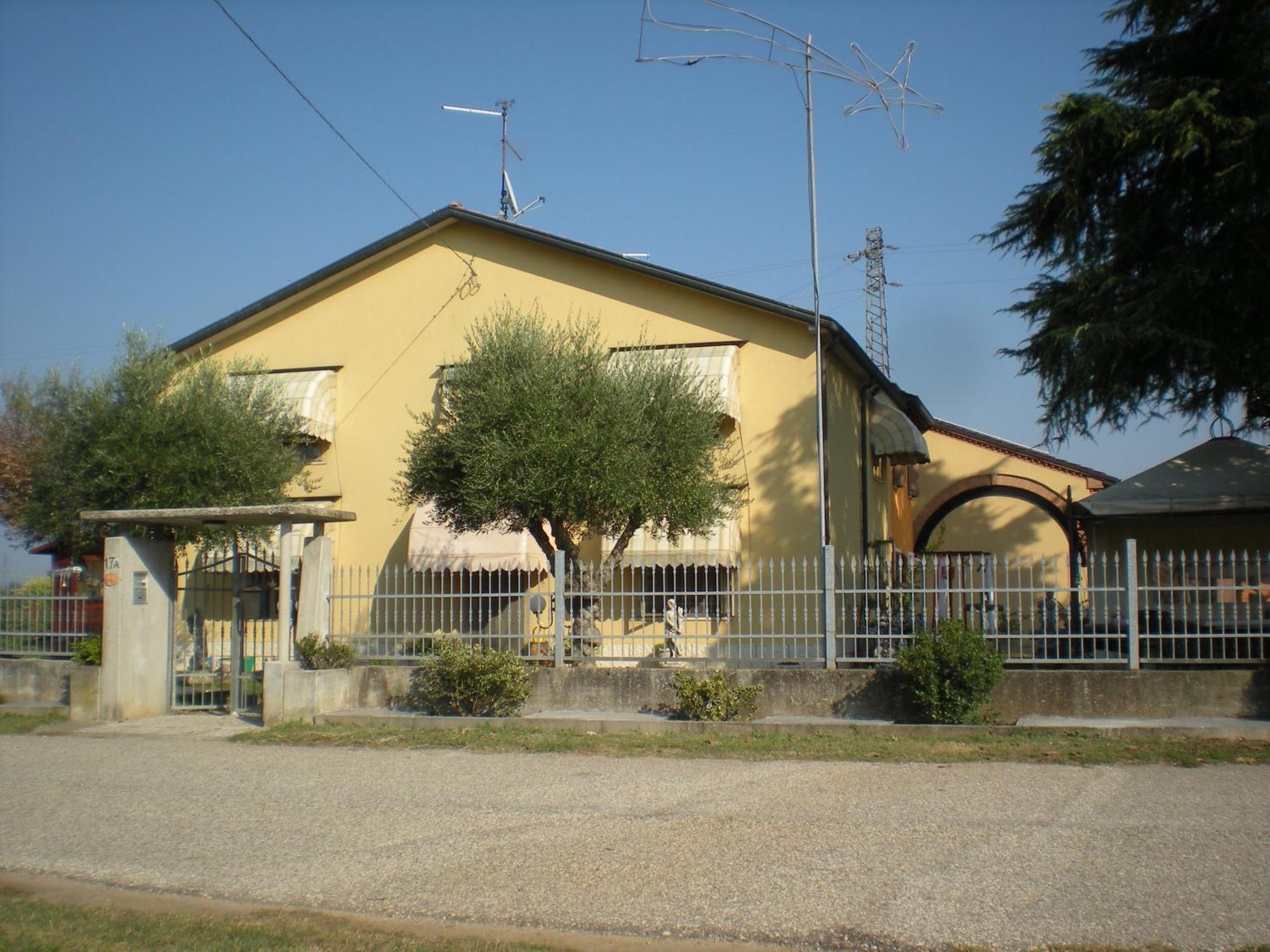 Camere Solidea Veronella Luaran gambar