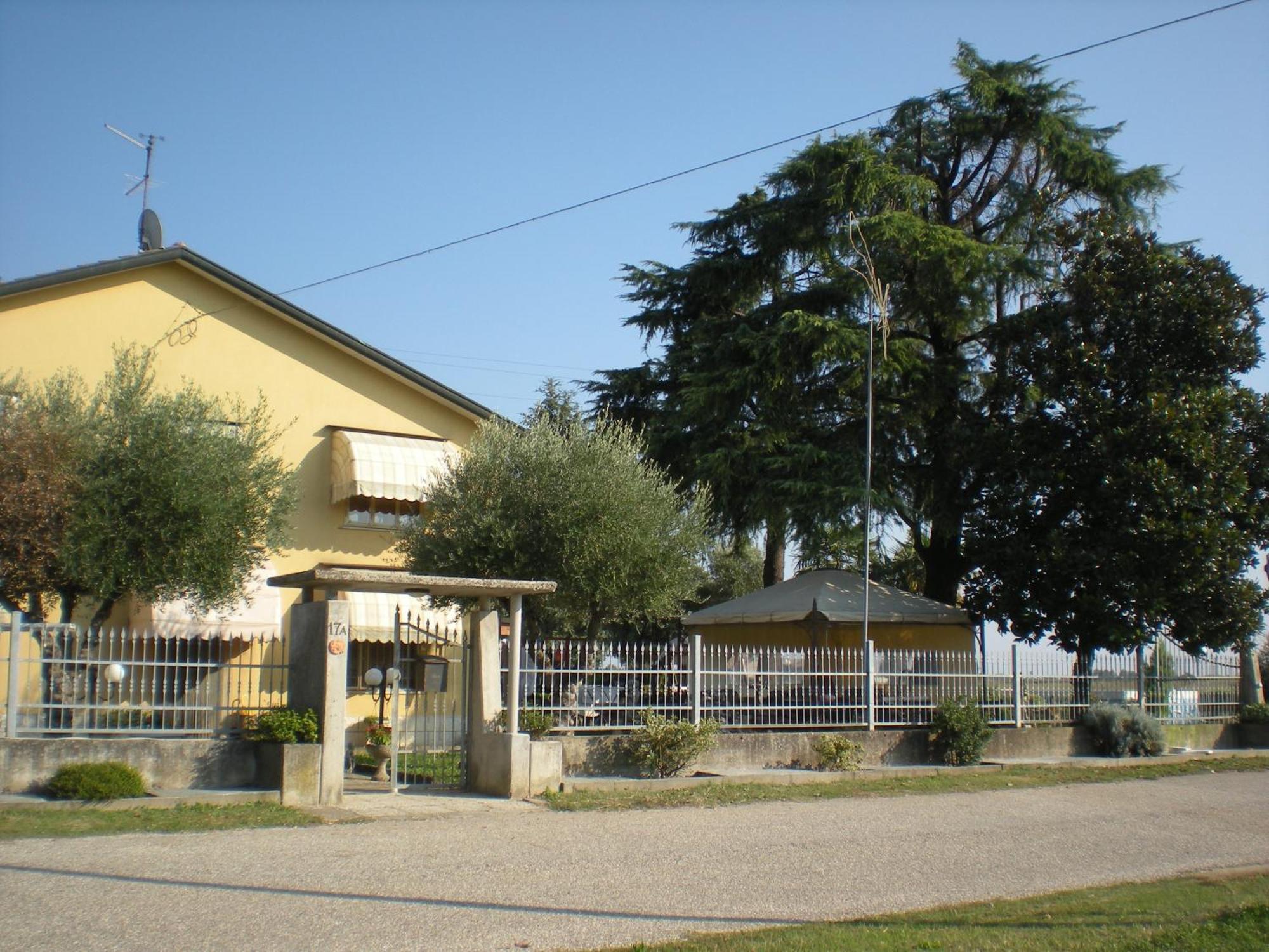 Camere Solidea Veronella Luaran gambar