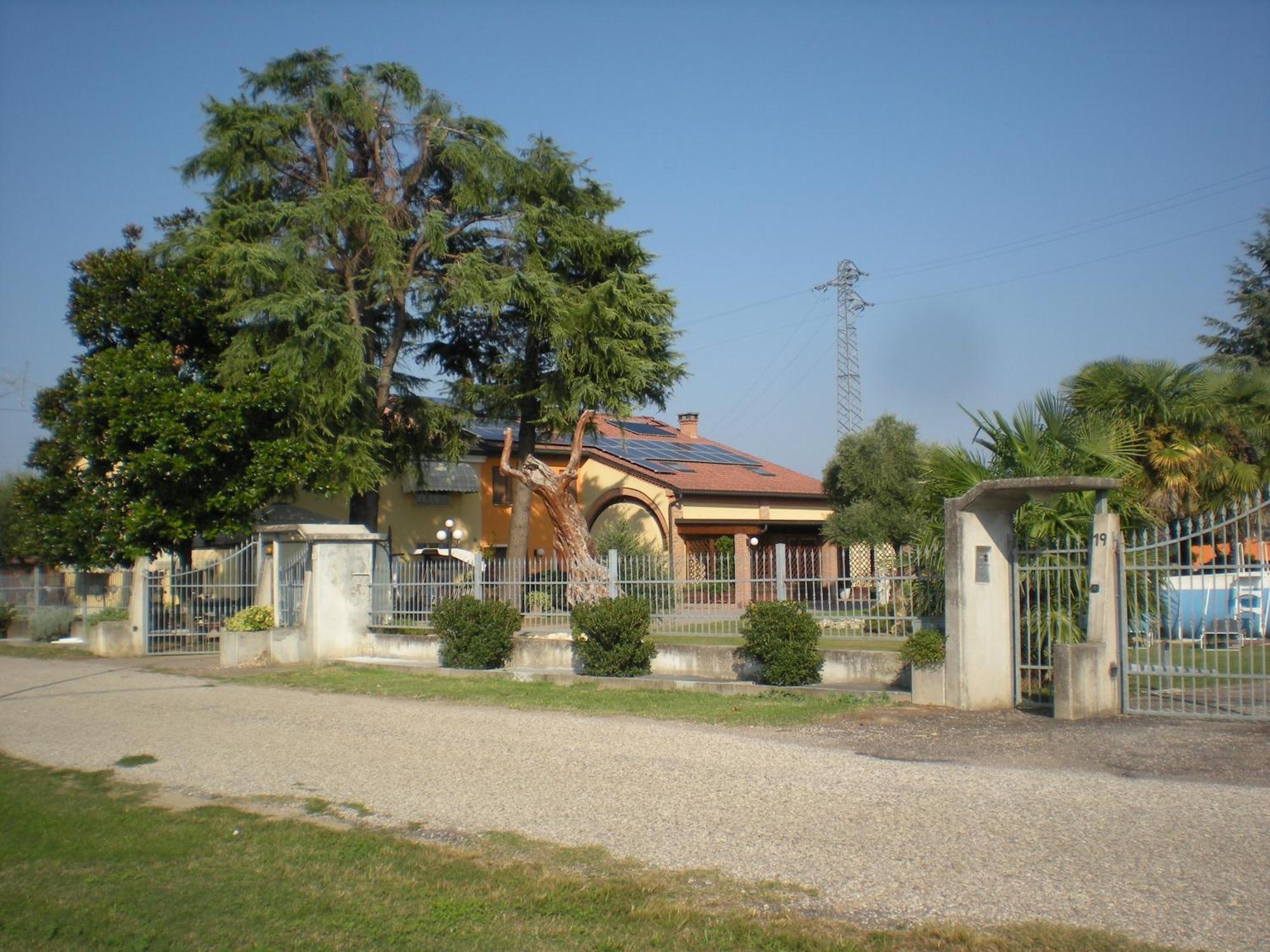 Camere Solidea Veronella Luaran gambar