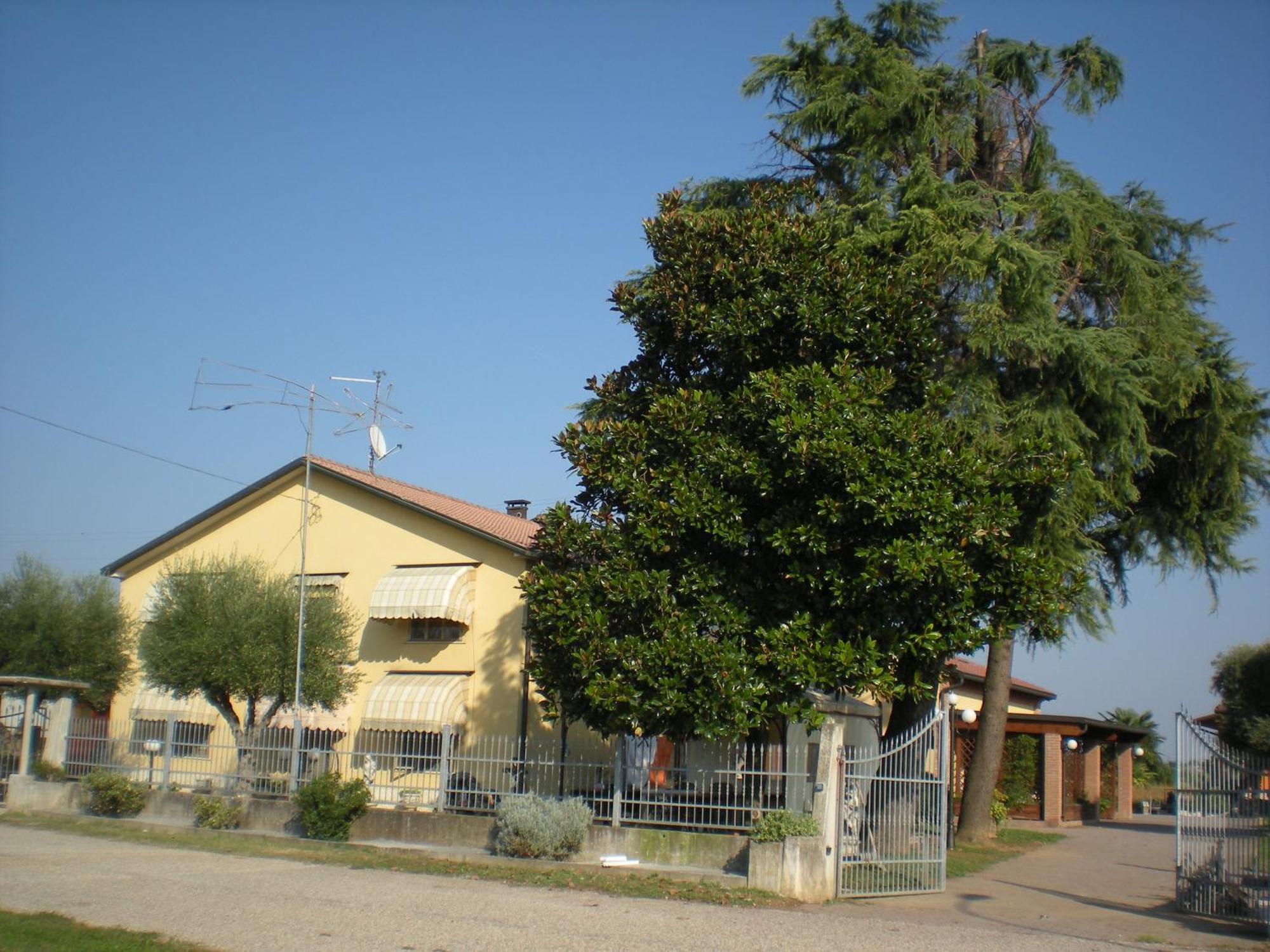 Camere Solidea Veronella Luaran gambar