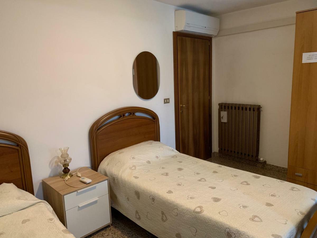 Camere Solidea Veronella Luaran gambar